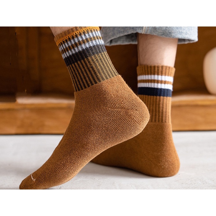 Vớ Tất cotton cổ lửng Nam Nữ phong cách đơn giản, trẻ trung và năng động.