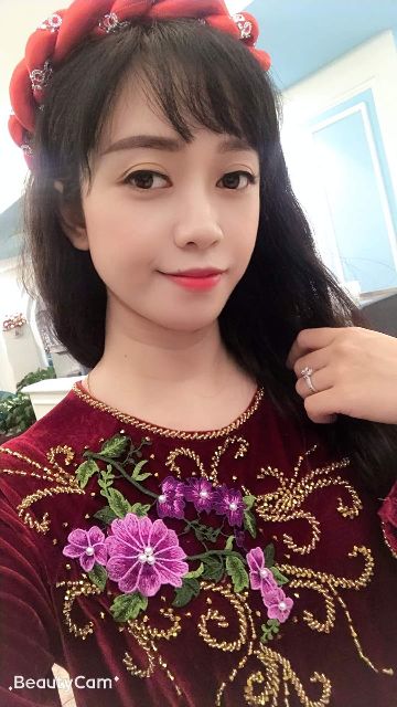 Áo dài nhung, ảnh shop tự chụp