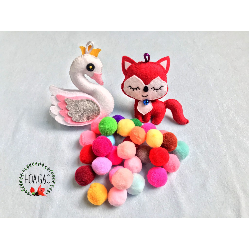 Pom pom đủ màu sắc size 2,5 cm (10 viên), dây tim, kim xỏ, phụ kiện treo nôi handmade cho bé sơ sinh