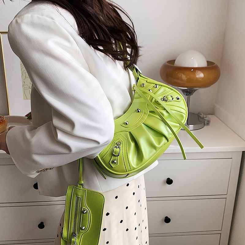 Túi Đeo Vai Gắn Đinh Tán Phong Cách Retro Cá Tính Dành Cho Nữ 2022