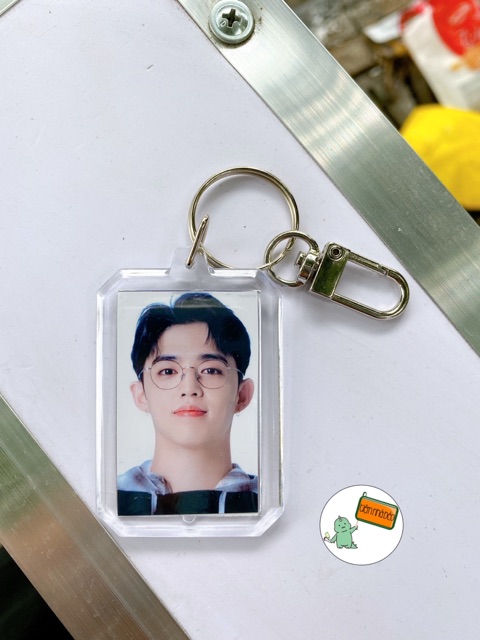 Keyring trong khung chữ nhật để ảnh thẻ