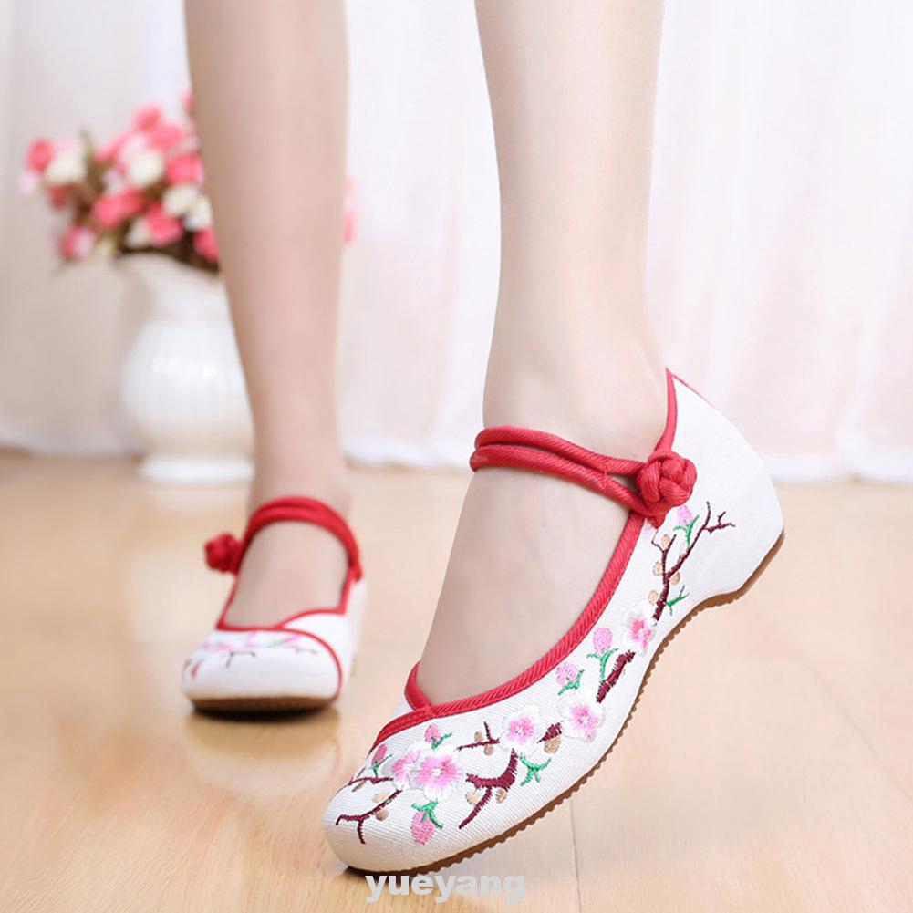 Giày Vải Thêu Hoa Phong Cách Trung Hoa | BigBuy360 - bigbuy360.vn