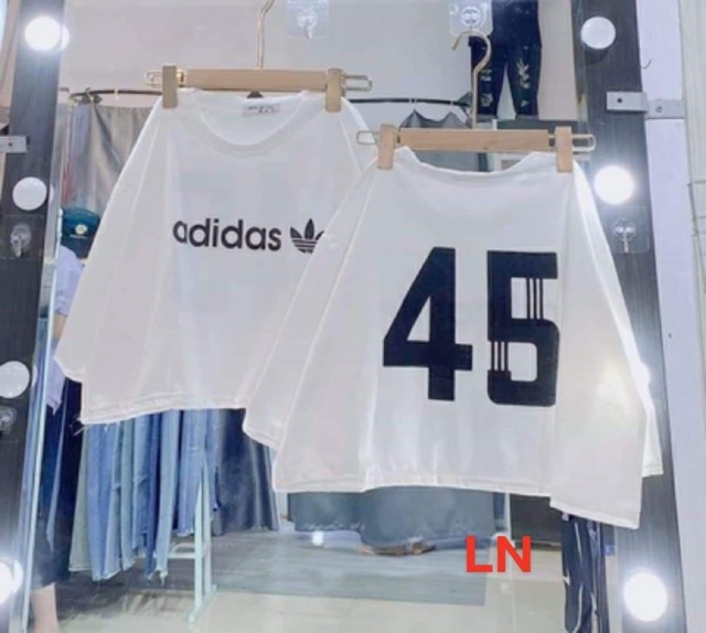 Áo crop chữ và số 45 LN12