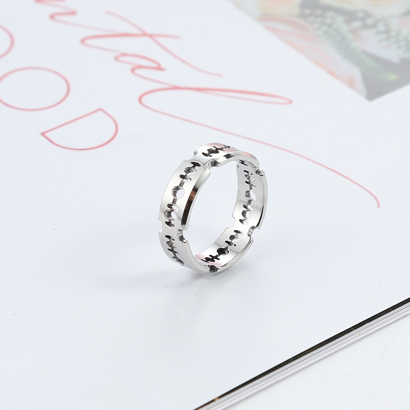 Nhẫn hình lưỡi 6mm bằng thép không gỉ thời trang hoàn toàn mới, nhẫn nam và nữ bằng thép titan phong cách retro.