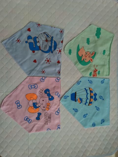 Set 10 khăn yếm tam giác cotton màu in hình cho bé ( si lẻ )