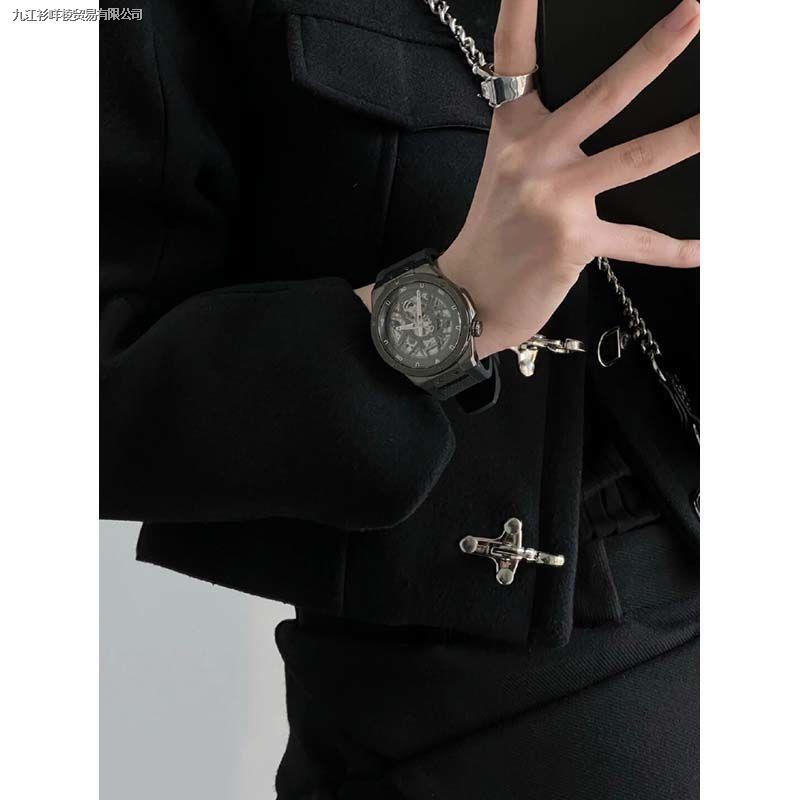 Áo khoác dáng ngắn phong cách phương Tây thời trang dành cho nữ