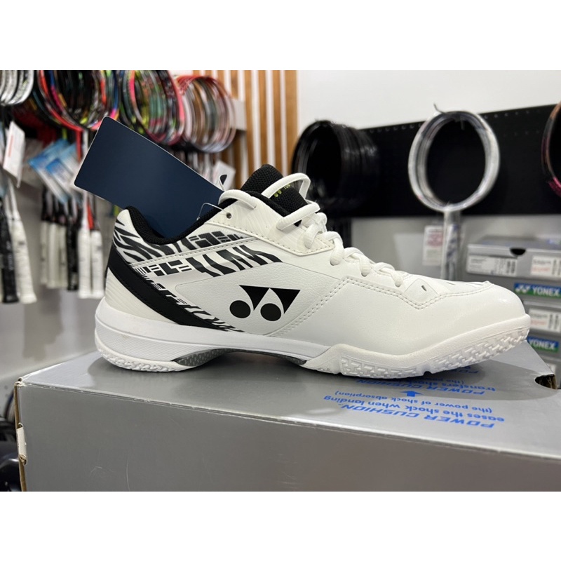 GIÀY CẦU LÔNG YONEX 65Z3 MOMOTA