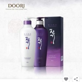 Dầu gội thảo dược Daeng Gi Meo Ri Vitalizing - Dưỡng ẩm, phục hồi tóc hư tổn