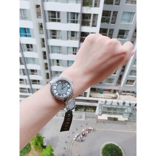 Đồng Hồ Nữ Guess Round Analog Silver W0637L1