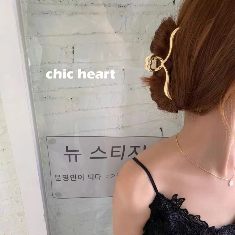 Kẹp tóc cá mập hình trái tim đơn giản kiểu Hàn Quốc thịnh hành