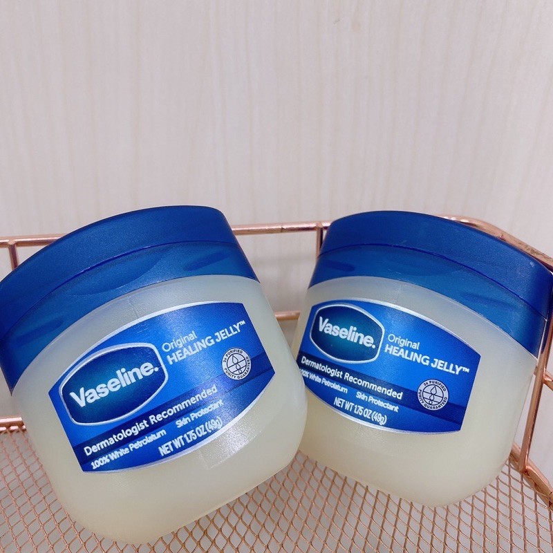 Sáp dưỡng ẩm Vaseline phục hồi da khô 49g