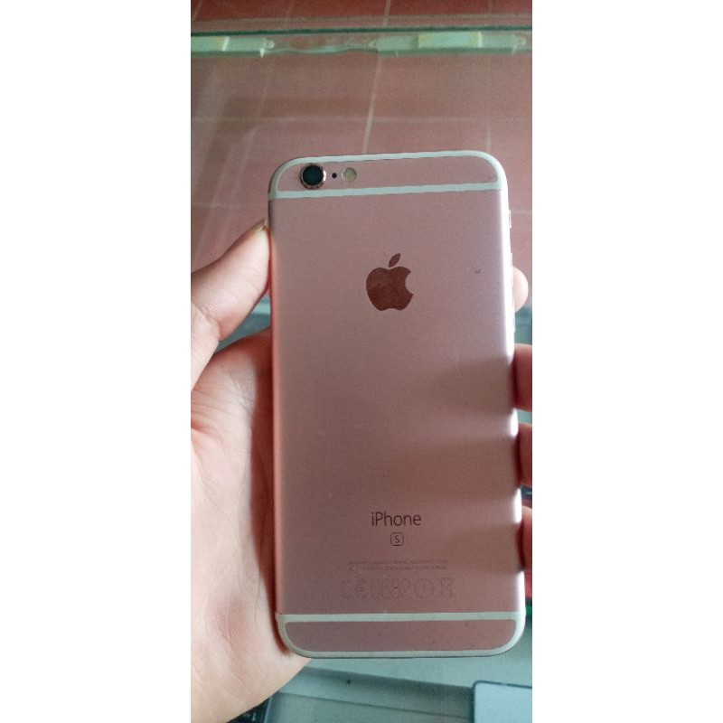 Điện thoại (IPhone 6s cũ còn zin vân tay còn)