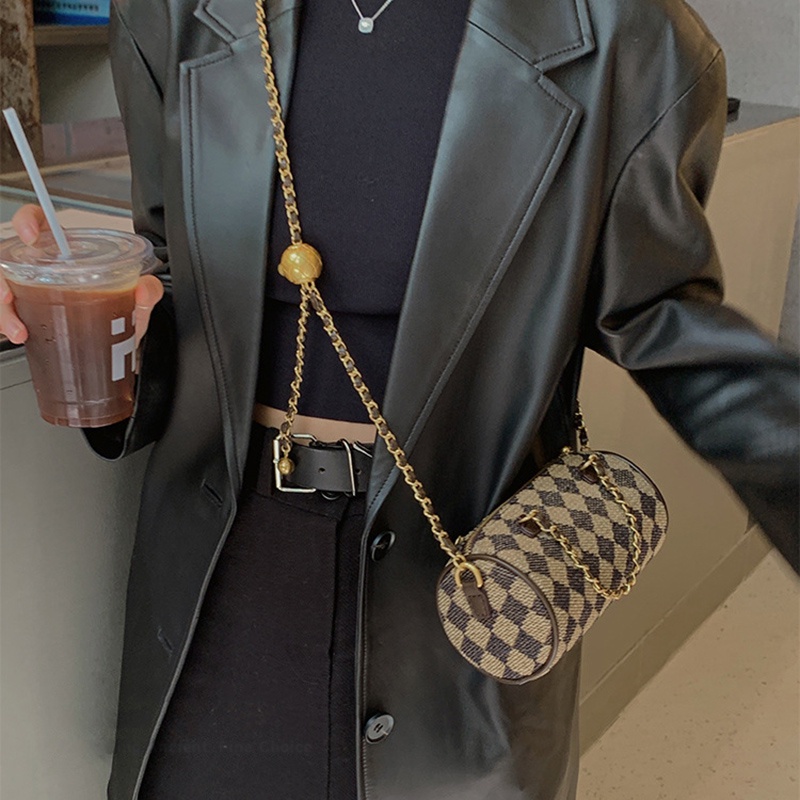 Túi đeo chéo IELGY hình trụ in sọc caro phối dây xích sành điệu