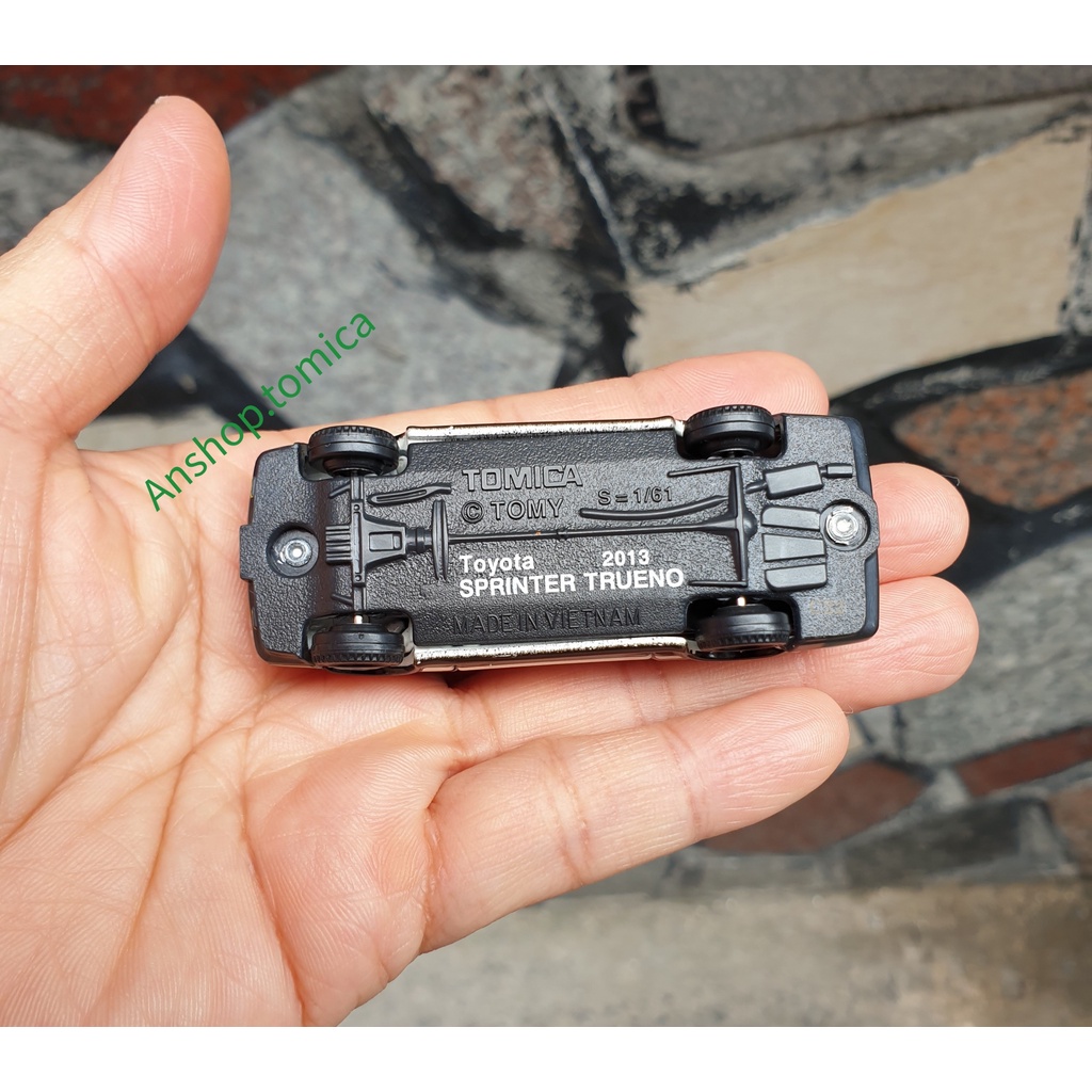 Mô hình xe Toyota mở được cửa tomica Nhật Bản