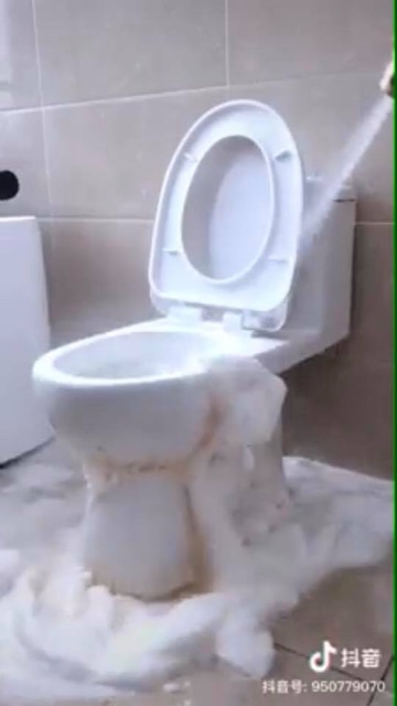 Chai xịt tẩy rửa bồn tắm, nhà vệ sinh BATHROOM