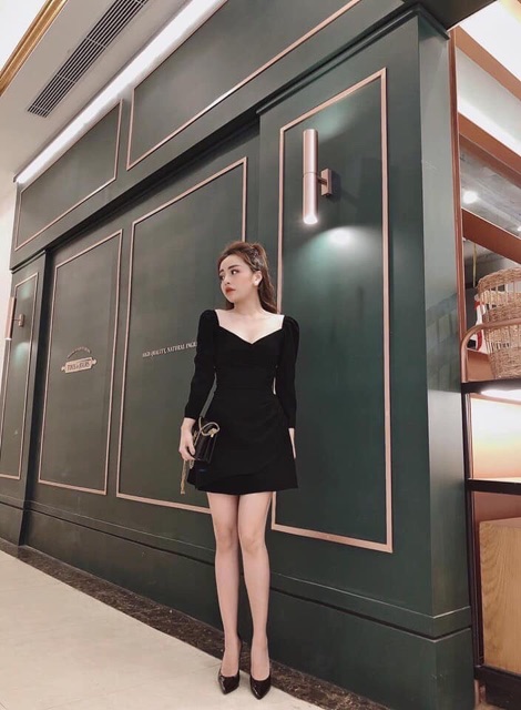 Váy cổ V tuyết mưa