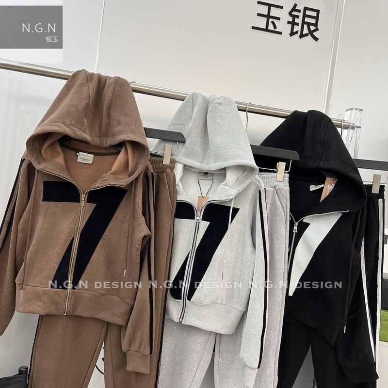 Sét quần áo thể thao 7 in nổi