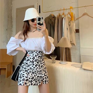 Chân váy hoạ tiết xẻ tà