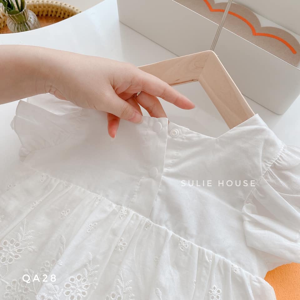 Váy trắng cộc tay ren lỗ thêu - QA28