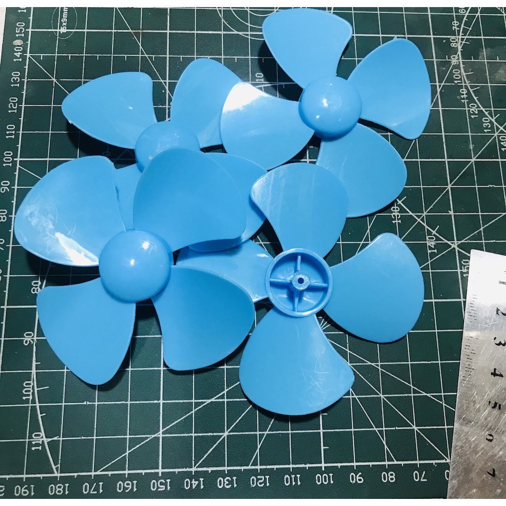 4 Cánh quạt nhựa mini đường kính 80mm trục 2mm - D0245