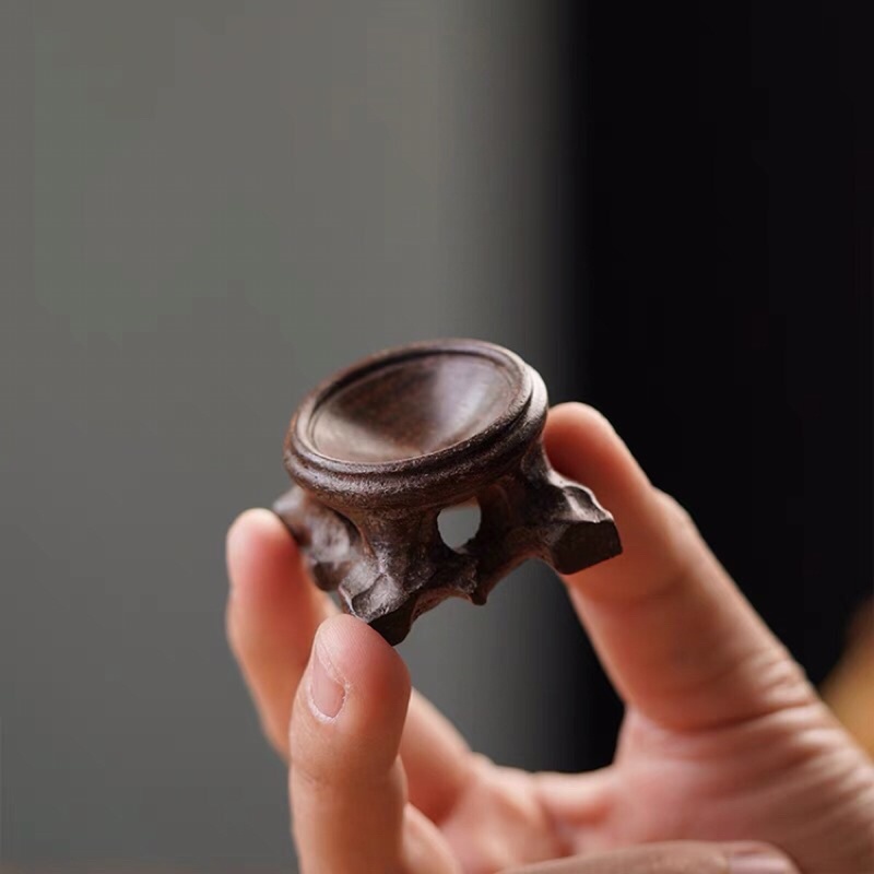 Đôn Tầu gỗ mini Gụ khoét móc tay chân đế-mặt lõm cầu.