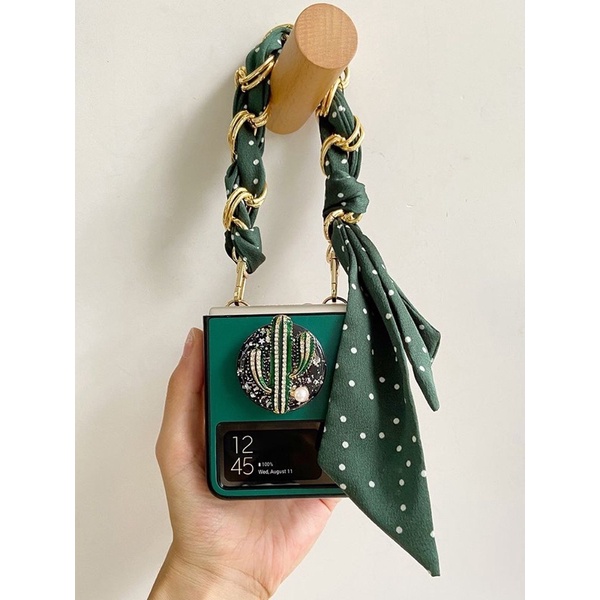 [HÀNGSẴN] Ốp da Samsung Z Flip 3 / Z Flip 4 sang chảnh kèm dây xách khăn lụa / Z Flip3 / ZFlip3 / Z Flip4/ ZFlip4