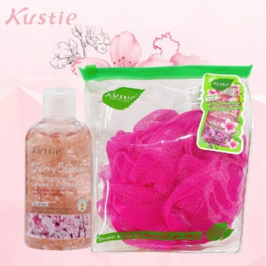 Set Quà Tặng Sữa Tắm Kustie Chứa Cánh Hoa Thật Kèm Bông Tắm