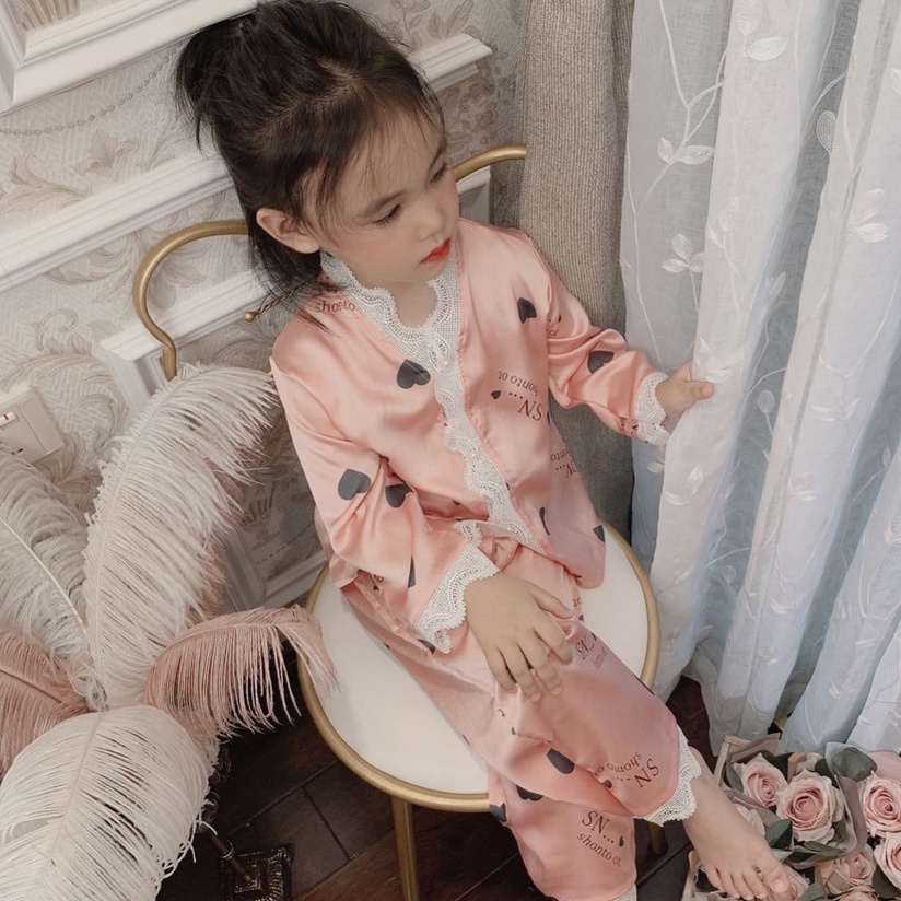 Bộ Đồ Ngủ Pijama Lụa Satin Hình Tim Dài Tay Bé Gái Set Quần Áo Trẻ Em Mặc Nhà - Babi mama BN24