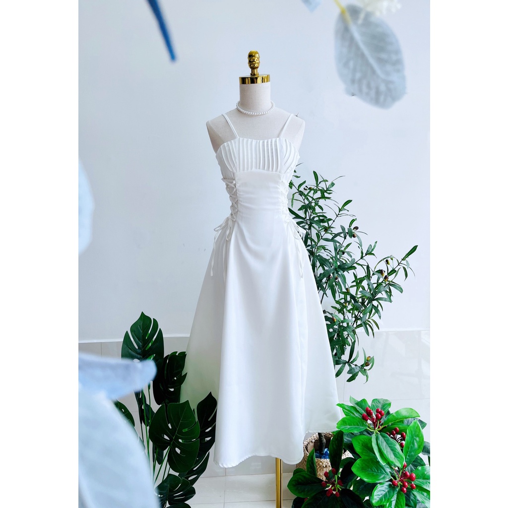 Đầm hai dây đan mắt cáo