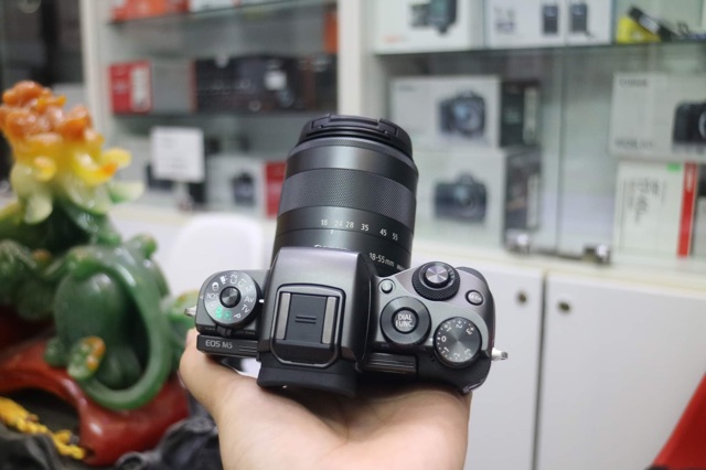 Máy ảnh Canon M5 cũ kèm lens 18-55 STM