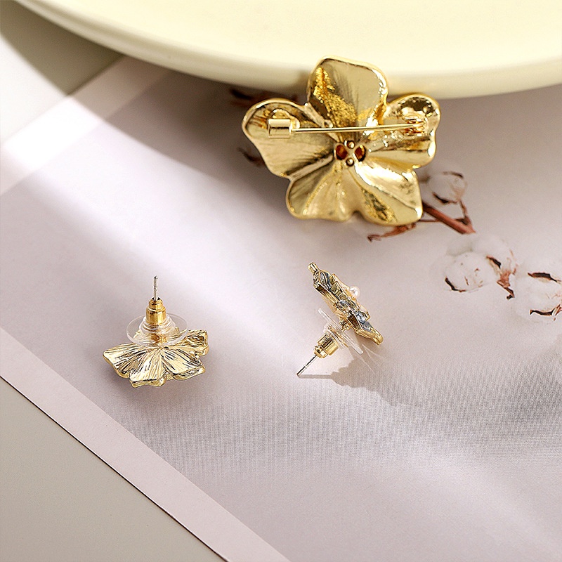 Bông Tai Hình Hoa Đính Ngọc Trai Thời Trang Sang Trọng Cho Nữ