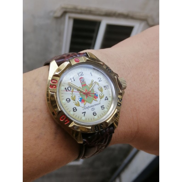 Đồng hồ cơ cổ nam hiệu Vostock của Nga