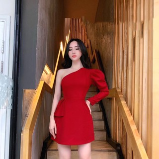 Đầm dự tiệc lệch vai tay dài