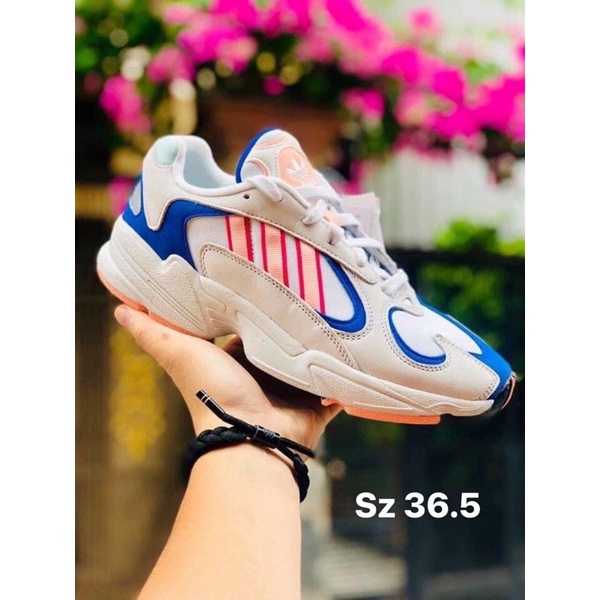 Giày adidas chính hãng