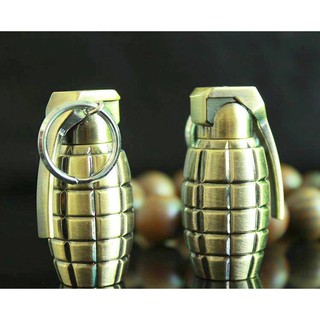 Bật lửa lựu đạn kiêm móc chìa khóa độc lạ