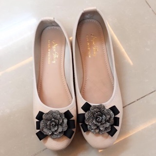 Bệt nữ đồng giá 120k