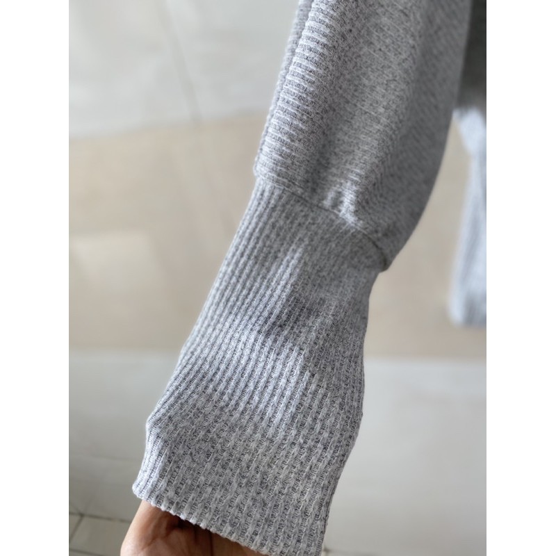 (40-80kg) Áo len dệt kim nữ tay dài bo ống f21 form cánh dơi màu xám trơn