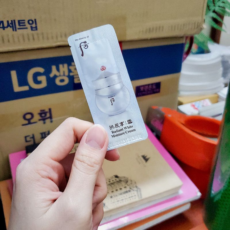 Gói kem dưỡng trắng da ngừa thâm nám Whoo Trắng Radiant White Moisture Cream