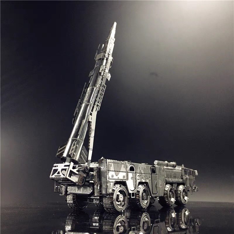 Mô Hình Thép 3D Bằng Kim Loại Xe Đạn Đạo Dongfeng 11 [ Chưa Lắp ]