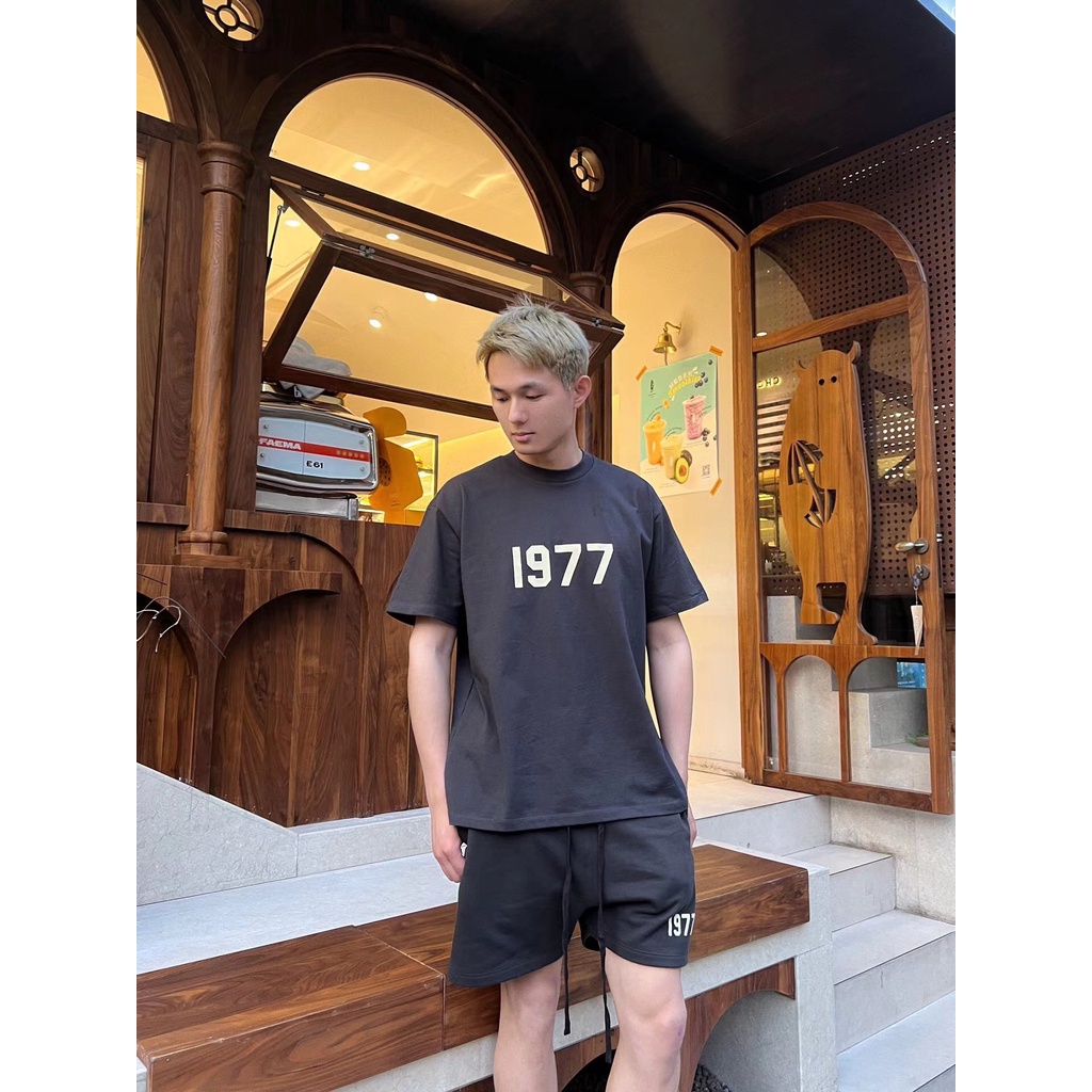 Quần Short Fear Of God Essentials 1977, Quần đùi FOG 1977, Chất liệu Cotton, 2 màu đen, Kem BapeVN