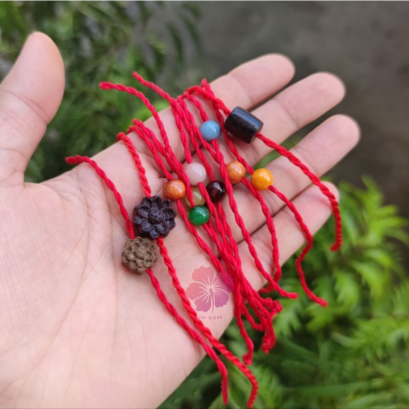 Chỉ đỏ may mắn, vòng tay chỉ đỏ mix Sen | BigBuy360 - bigbuy360.vn