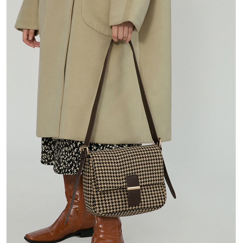 Túi đeo vai họa tiết kẻ sọc phong cách retro thu đông mới dễ phối đồ cho nữ