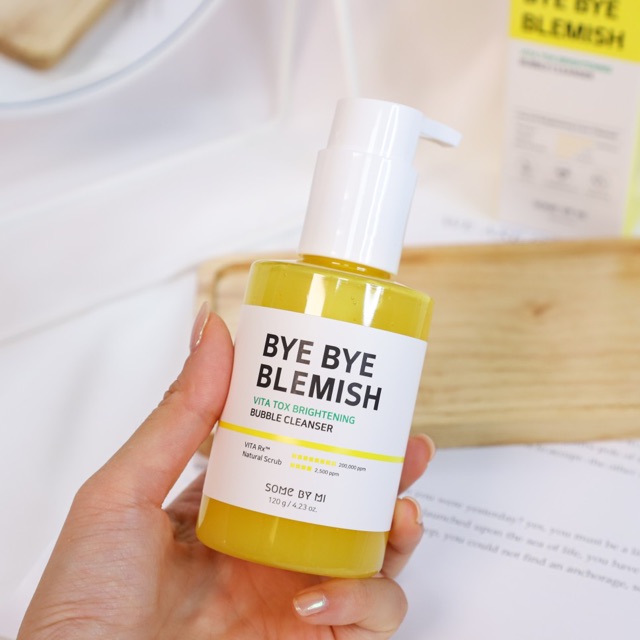 SỮA RỬA MẶT SỦI BỌT THẢI ĐỘC SOME BY MI BYE BYE BLEMISH VITA TOK BRIGHTENING BUBBLE CLEANSER