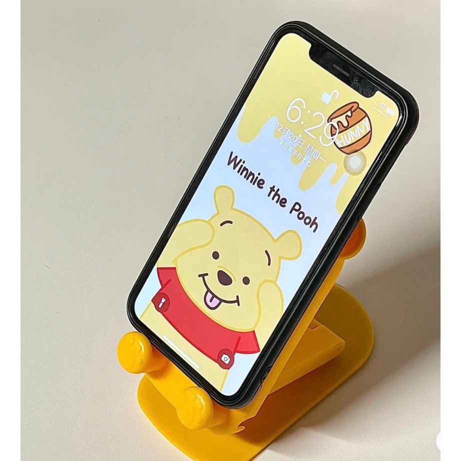Giá Đỡ Điện Thoại Để Bàn Hình Gấu Pooh