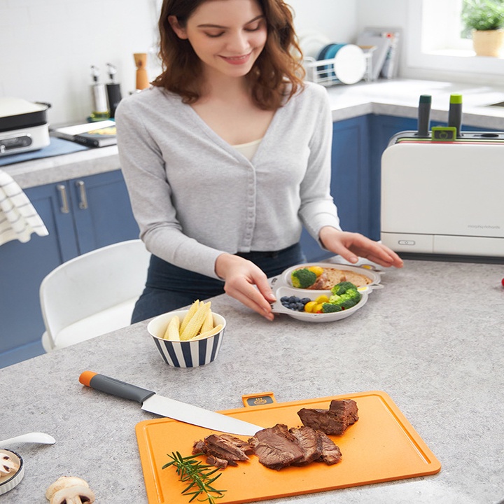 Bộ dao và thớt khử kháng khuẩn UV, sấy khô 70ºC thương hiệu Morphy Richards MR1001