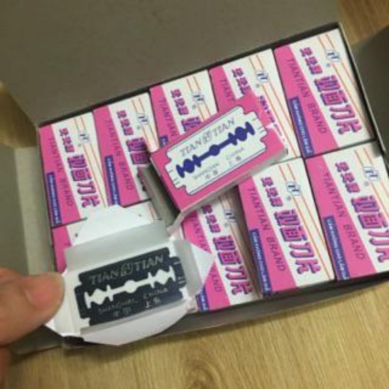 Lưỡi Lam Đen TianTian Loại 1, hộp 10 cái