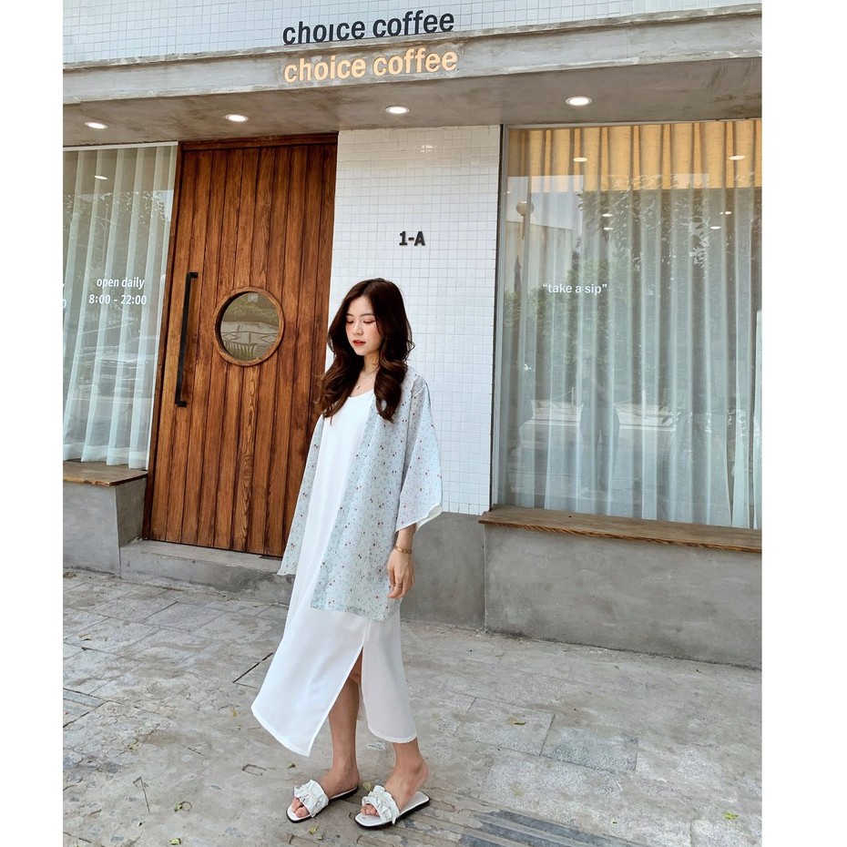 Áo khoác kimono hoa nhí nền xanh pastel | BigBuy360 - bigbuy360.vn