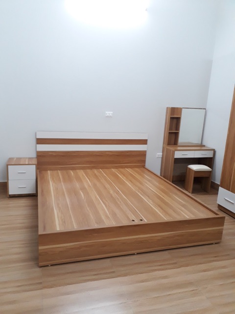 Giường gỗ công nghiệp cải trắng đầu giường 1,8x2m