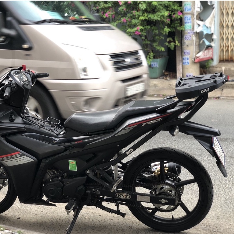 Baga Givi Gắn Thùng Sau Givi Cho Exciter 155 - Cảng Trợ Lực GIVI HRX Y16ZR / Exciter155 - Bạn Phượt