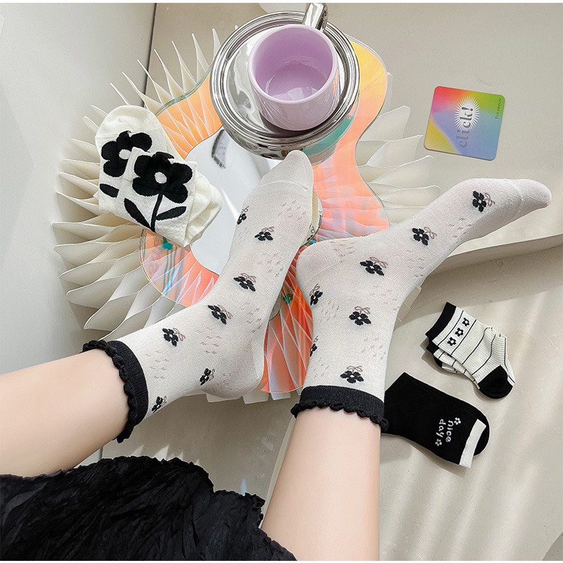 TL120 Tất vớ nữ cổ cao tông trắng đen hoa nice day tiểu thư
